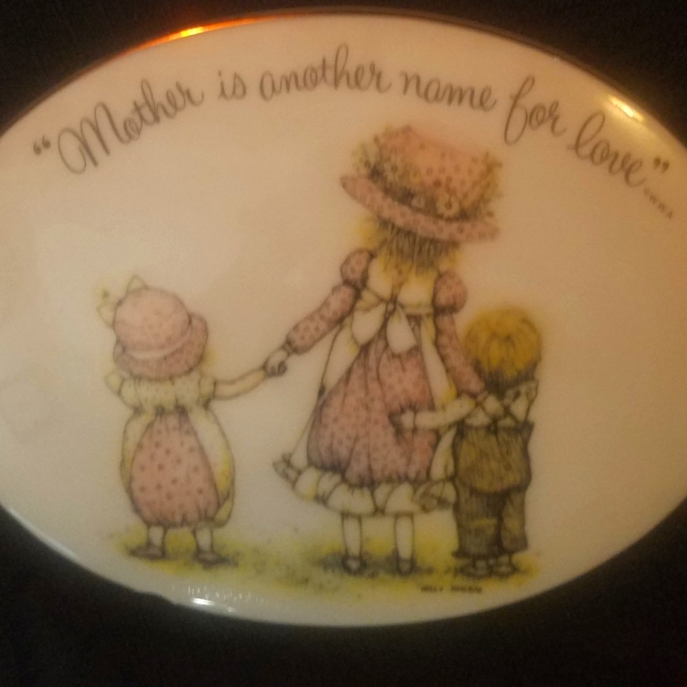 CUTE VARIETY OF PLATES AND DISHES FOR A BUCK!!